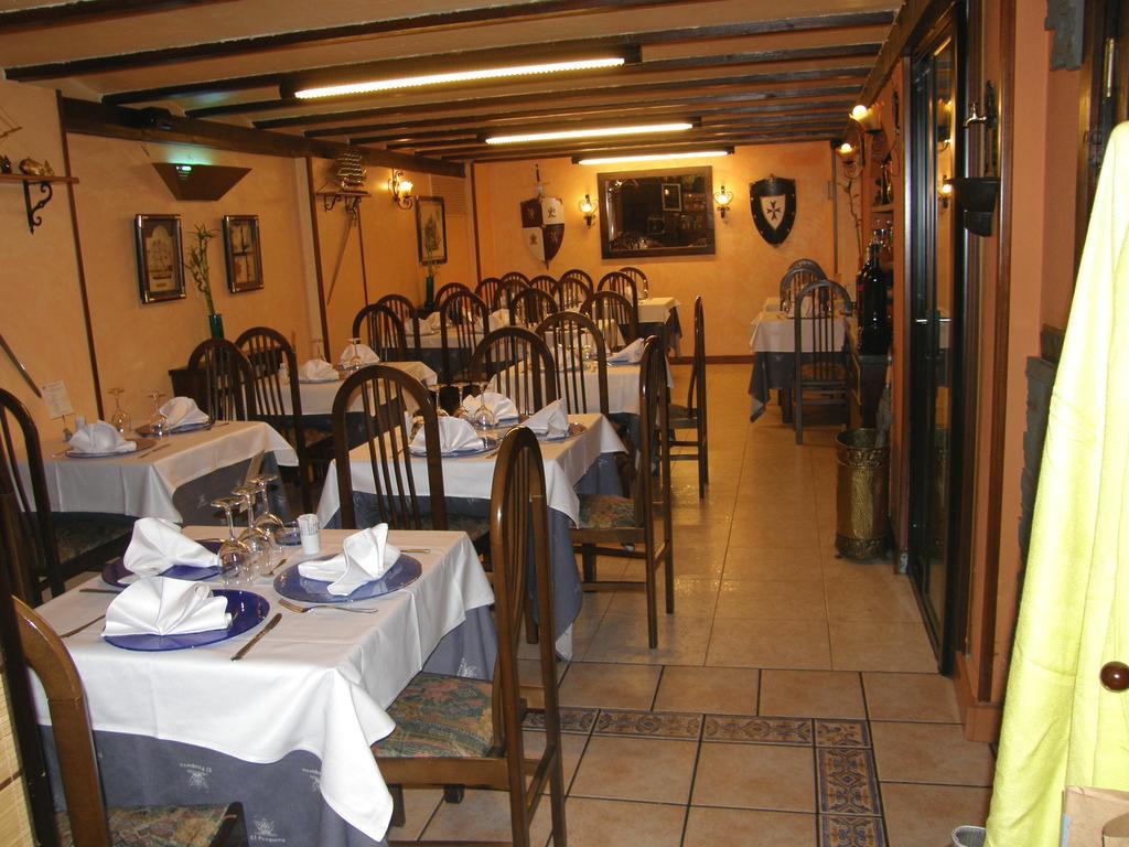 Hostal El Pesquero Burgos Luaran gambar
