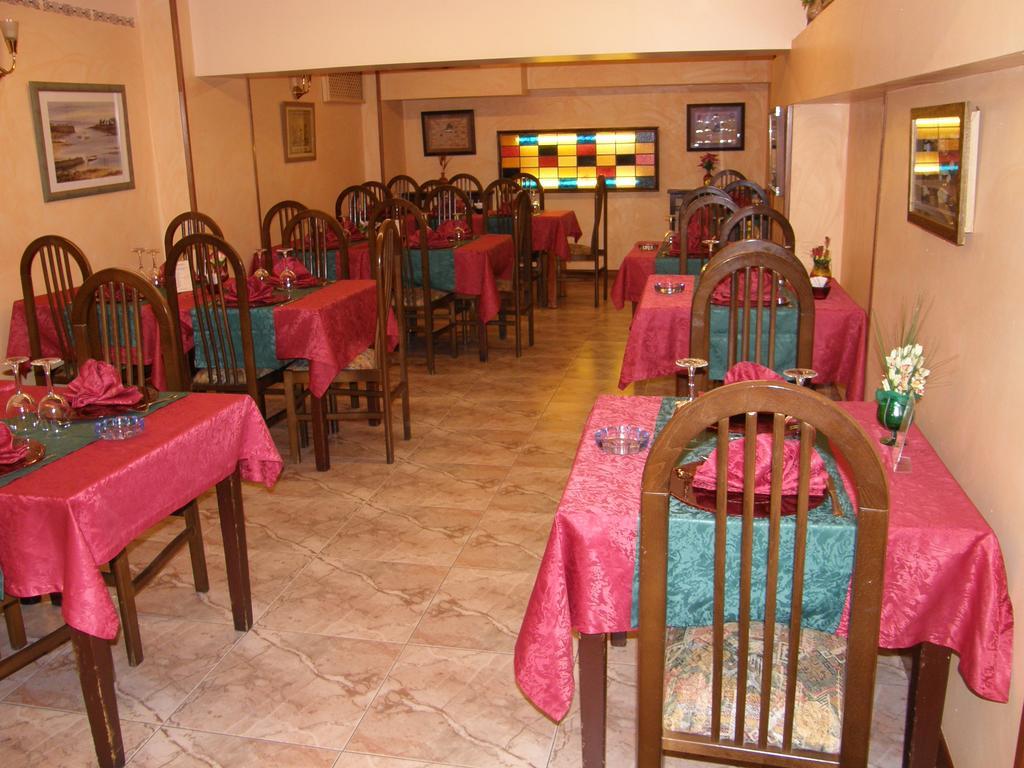 Hostal El Pesquero Burgos Luaran gambar