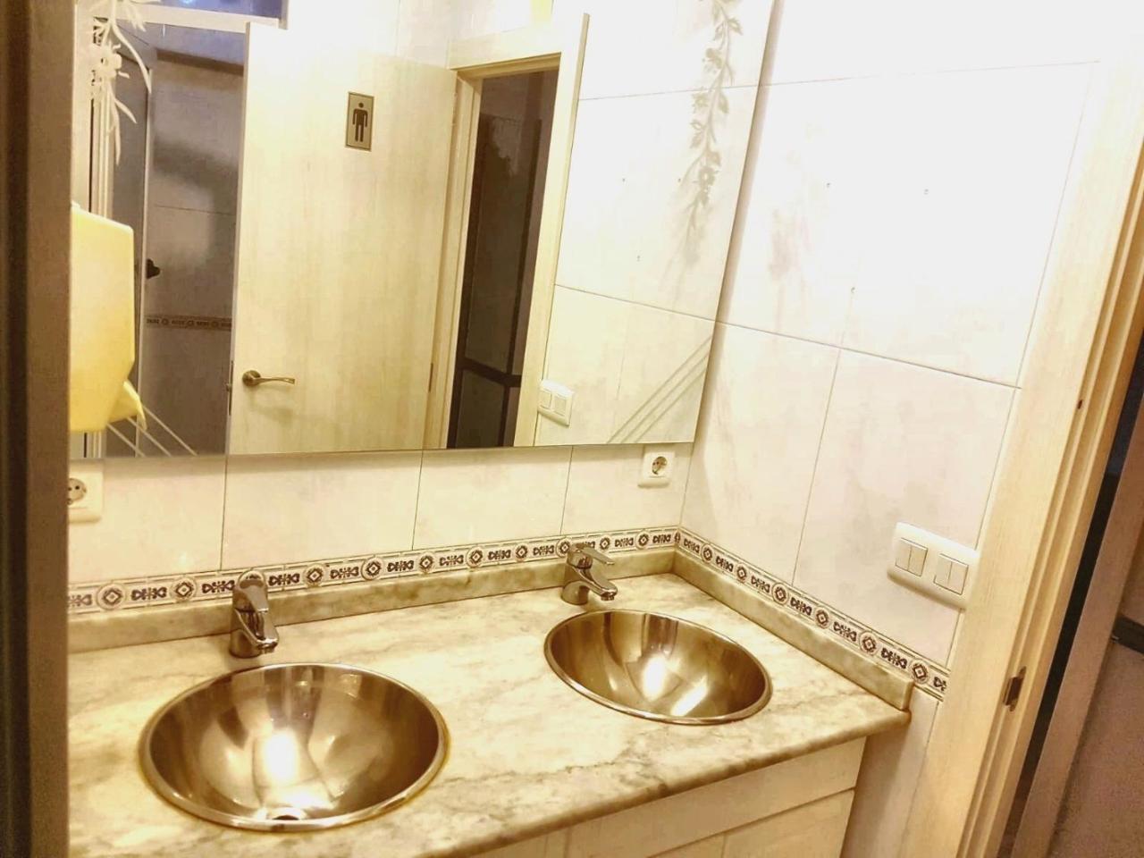 Hostal El Pesquero Burgos Luaran gambar